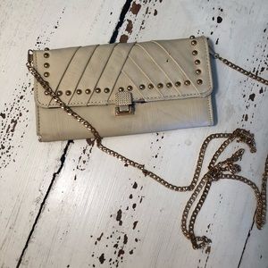Women’s clutch with multiple compartments